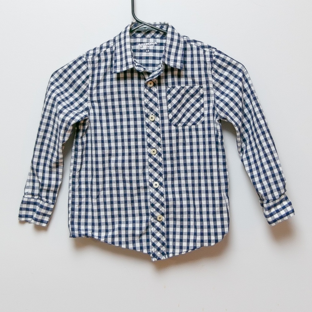 ARIZONA BOYS SZ LG NAVY AND WHT CHECK BUTTON DOWN